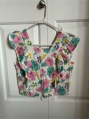 White Cropped Floral Ruffle Top w. back cutout & button-read description!